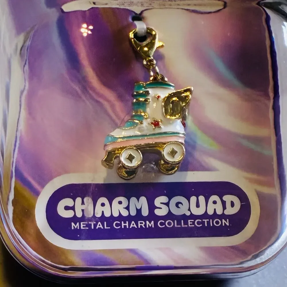 FAO Schwarz Charm Squad Roller Skate Charm NIP Enamel Gold Tone Winged Skate